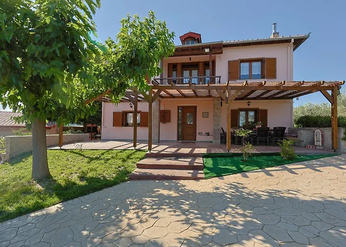 Zeusplace Traditional Villa Peponi