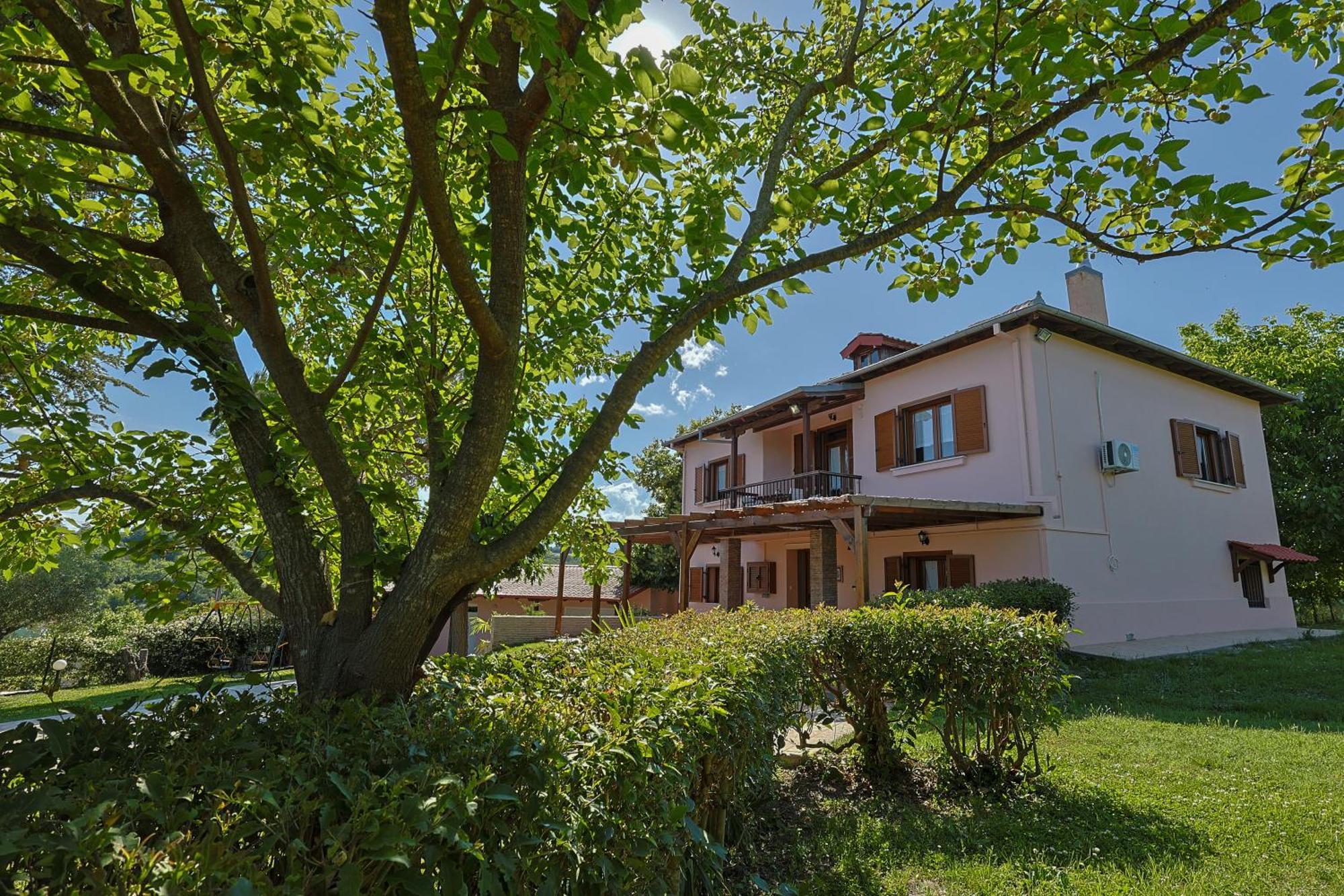 Villa Zeusplace Traditional Peponi